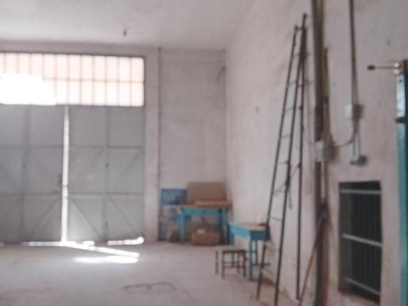 Commercial premises for sale on Calle Rey Pastor, near the courts