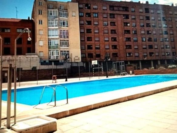 Apartment for sale in Escuelas Pías, San Millán – City Hall
