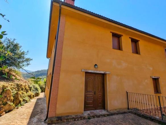 House or villa for sale on Calle Mayor, Zorraquín