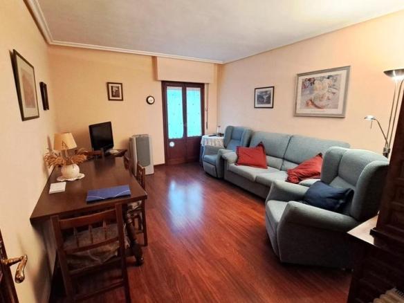 Apartment for sale on Horno Street, Briones