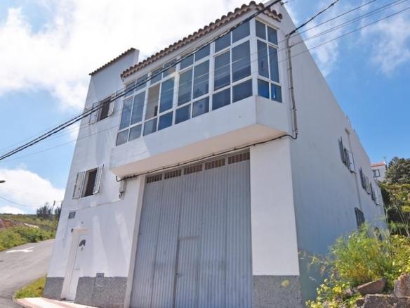 House or villa for sale on Calle del Calvario, 32, Firgas