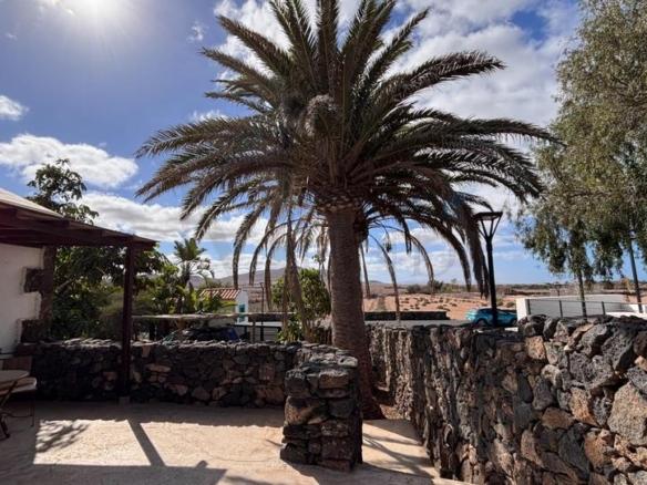 House or villa for sale on Calle la Iglesia, 1, El Roque