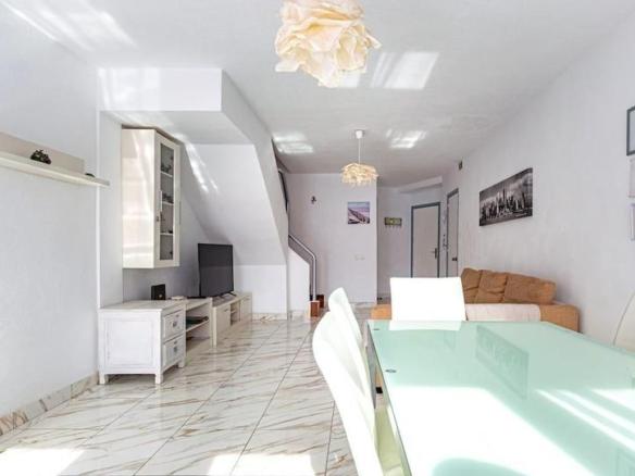 Duplex for sale on Calle Juan Sebastian el Cano, 20, Corralejo
