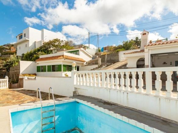 House or villa for sale in Lomo Vergara, Santa María de Guía, Gran Canaria