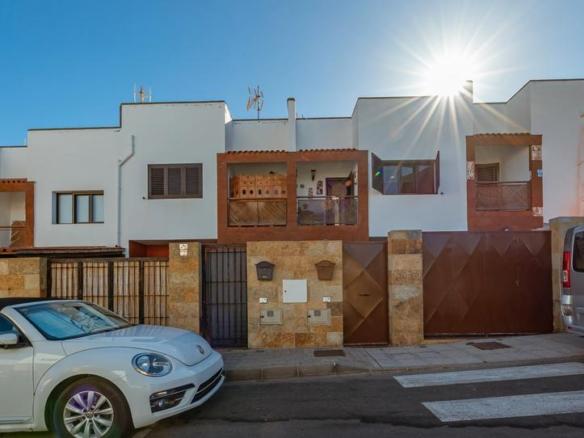 House or villa for sale on Calle Segundo Rosario Jiménez, Agaete