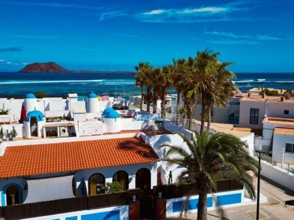 House or villa for sale in Corralejo Grandes Playas, 81, Corralejo