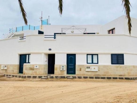 House or villa for sale on Calle del Pivote, 3, La Graciosa