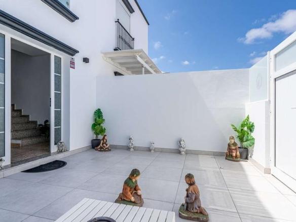 House or villa for sale in Tías town