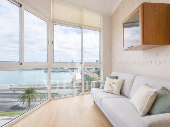 Apartment for sale on Calle León y Castillo, Santa Catalina – Canteras