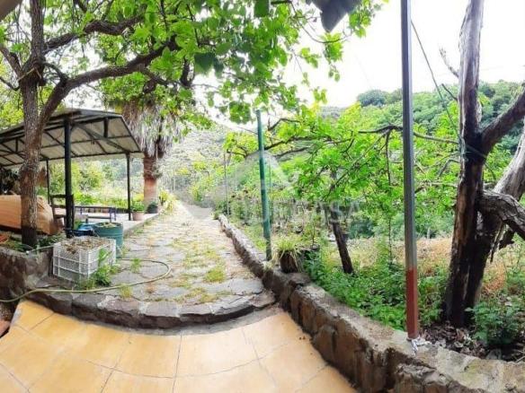 Rustic property for sale in El Álamo – Arbejales