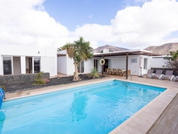 House or villa for sale in Playa Blanca