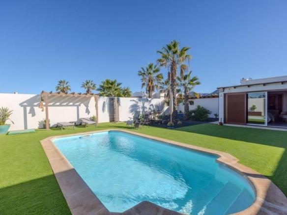 House or villa for sale in Playa Blanca