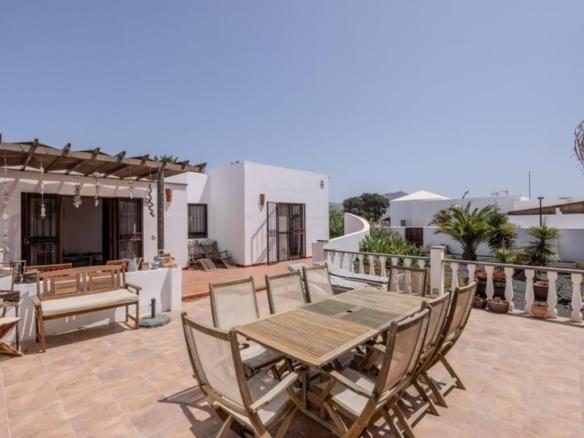 House or villa for sale in Playa Blanca