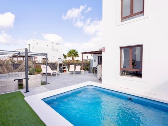 House or villa for sale in Playa Blanca