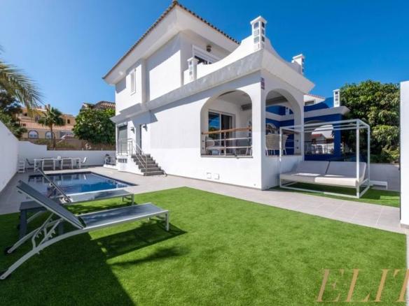 Townhouse for sale on Calle Tirso de Molina, 7, Sonnenland