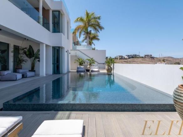 House or villa for sale on Calle Mar de Escocia, 19, Maspalomas – Meloneras