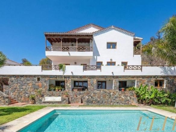 House or villa for sale on Calle Curruca, 1, Los Alvarados – Fuente los Berros – Bandama