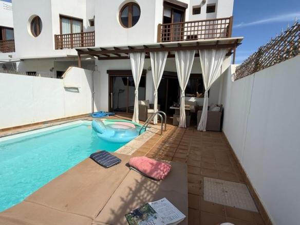 Duplex for sale in Costa Teguise