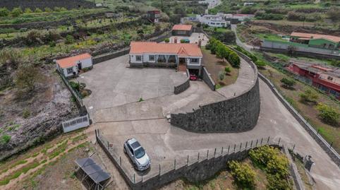 House or villa for sale on Calle Higuera, Vega de San Mateo