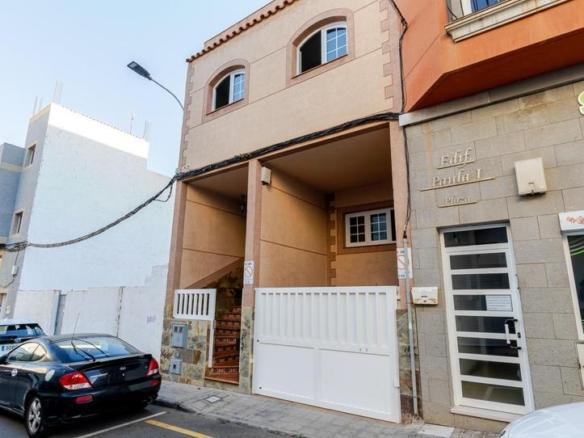 Townhouse for sale in Bentaguayre, 35, Vecindario – El Doctoral – Cruce de Sardina