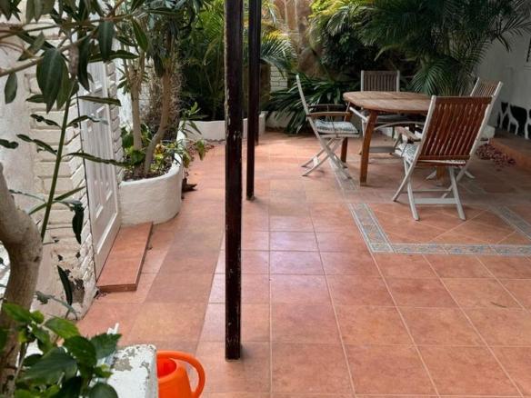 House or villa for sale on Calle Inglaterra, Playa del Inglés