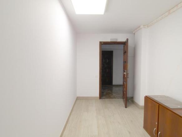 Office for sale at Avenida Rafael Cabrera, 24, Triana