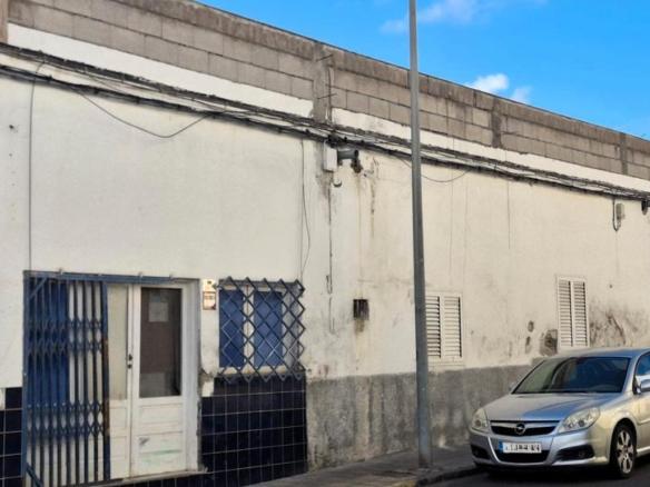 Townhouse for sale on Calle Juan XXIII, El Charco – Las Salinas