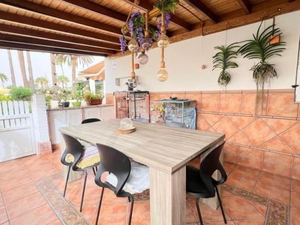 House or villa for sale on Avenida del Arquitecto Manuel de la Peña S, Playa del Inglés