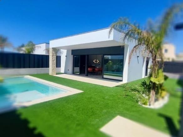 House or villa for sale on Avenida Murcia, La Quinta