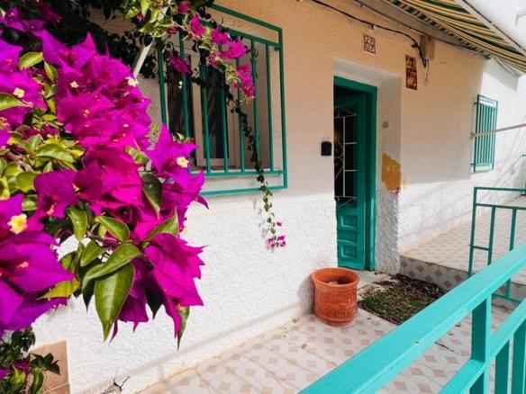House or villa for sale on Calle de Robles, Old Town