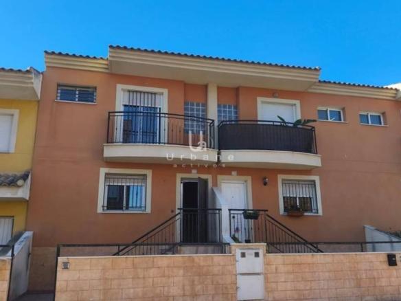 Townhouse for sale on Tablacho Moreno Street, El Esparragal