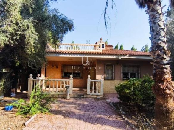 House or villa for sale on Calle Ds Bo Ginesos 10 Polígono 4 Parcela 117, Las Torres de Cotillas