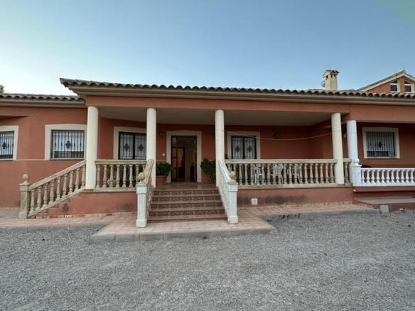 House or villa for sale in Cazalla