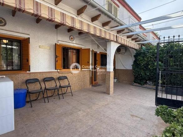 Townhouse for sale in N/a, Center