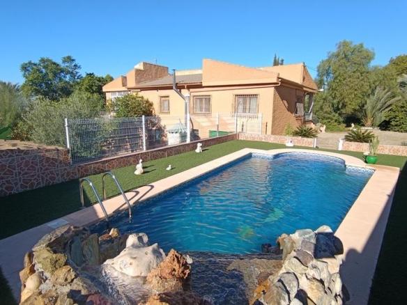 House or villa for sale in Los Vientos – Casa Ros