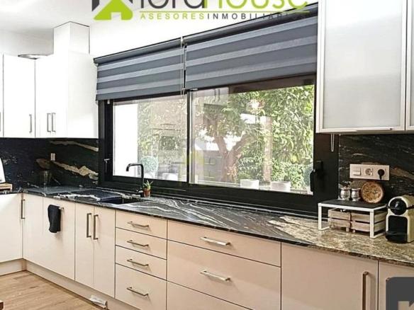 House or villa for sale on Calle Pintor Rebollo Zamora (Lorca), Sutullena