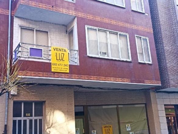 Building for sale in La Bañeza