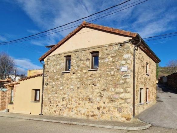 House or villa for sale in Del Castillo, Rioseco de Tapia