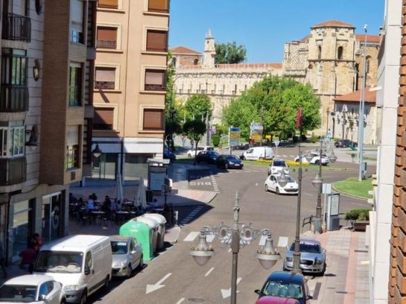 Apartment for sale in Suero de Quiñones, City Center