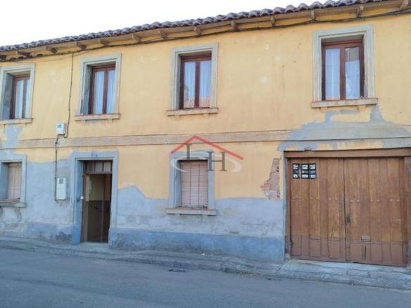 House or villa for sale in La Iglesia, Valdefresno