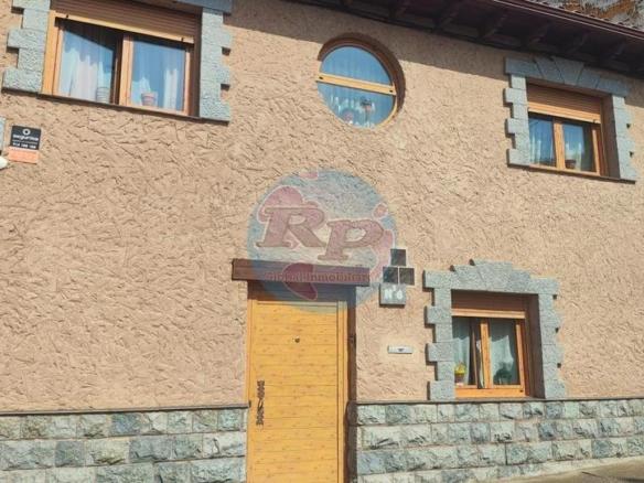 House or villa for sale in Chozas de Abajo