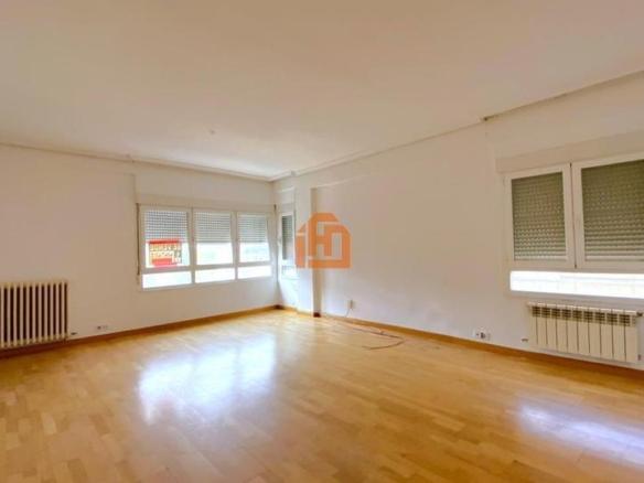 Apartment for sale in Padre Isla, City Center