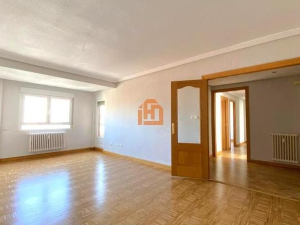 Apartment for sale on Gran Vía de San Marcos, City Centre