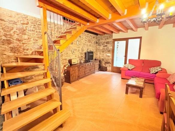 House or villa for sale on Calle Caleyon-vi, 13, Villafranca del Bierzo