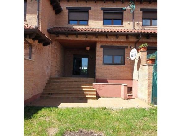 Townhouse for sale in Garrafe de Torío