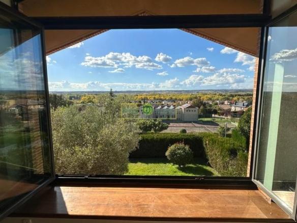 House or villa for sale in Los Acebos, 36, Sariegos