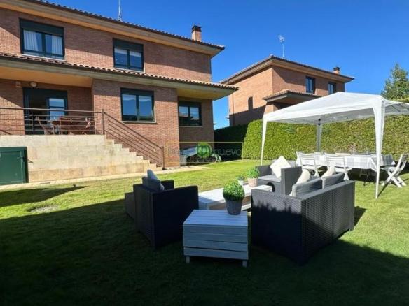 House or villa for sale in La Union, San Andrés del Rabanedo village