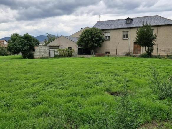 Residential property for sale in Rio Cp, 60, Patricia Urbanization – Campo