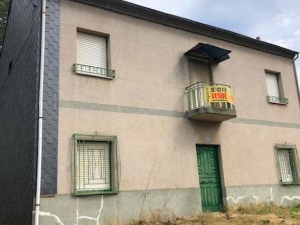 House or villa for sale on Calle el Campo, 71, Carracedelo