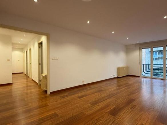 Apartment for sale on Avenida de España, City Center